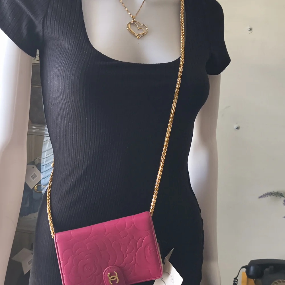 CHANEL Pink Camellia Embossed Compact Wallet W Chain 2010 - Picture 9 of 9